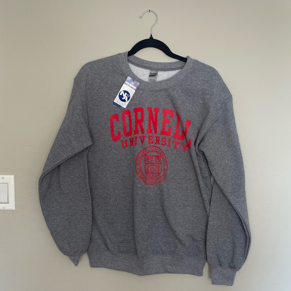 Cornell University grey and red crewneck sweatshirt. Brand Gildan, size small.